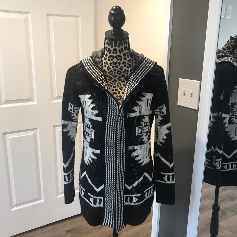 B&W Aztec Pattern Cardigan